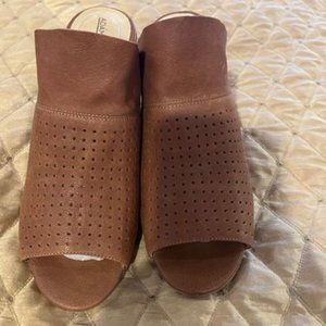 Brand New Adam Tucker heels